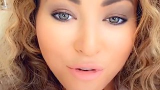 Big boob brunette masturbates on webcam