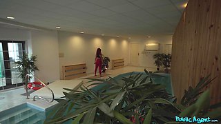 Kety Pearl’s Daring Public Swim with Intense Heat