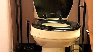 Reverse Dirty Toilet Farts and Ass Spreading