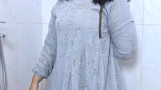 Hijab Sister in Law Clean Her Self After Making Out Behind Her Husband - Minokiiko