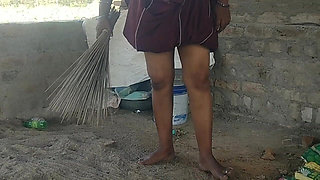 New House Cleaning Aunty Nice Pussy