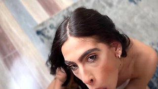 Stunning babe with perfect body begs for more