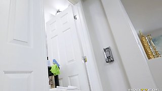 Cheating With The Hotel Maid Part 1: Lesbian Facesitting Advoree, Abigaiil Morris