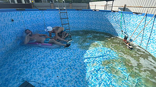 #395 Boss Fucks Guy at the Bottom of the Pool While Neighbors Watch Them