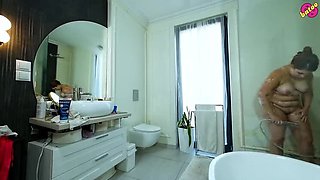 Amateur MILF Seduces Him with Butt Plug Anal Doggystyle Fuck