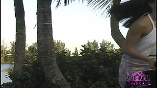 Hot Asian Babe Flashes Outdoor