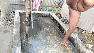 Bhabhi Ki Chudai Karte Samay Peshab Laga