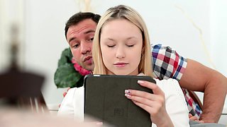 Friends share a blonde with DP