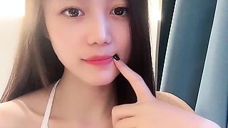 Beauty small tit amateur teen masturbating her shaved pussy