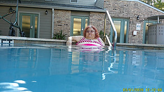 Big Beauty Nurse Vicki Shows off Her Water Shoes and