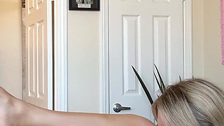 Horny Babe with a Perfect Pussy Fucks for a Creampie