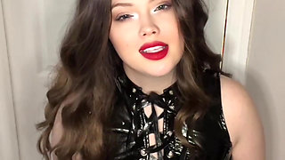Smoking Leather Mistress Lends Out Her Favorite Toy