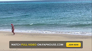Naked Beach MILF Helps a Jerking Stranger - Cum on Her Ass