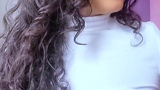 Hot Brazilian Brunette with Natural Breasts Asking You to Cum for Her - Espuletinha