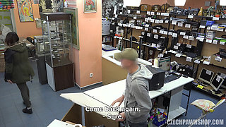 Czech Pawn Shop 1: the Woman with the Handbag Likes to Swallow