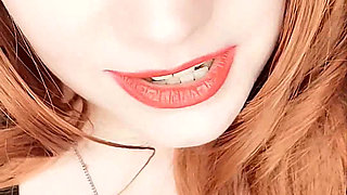 Scarlet Shrinks You! (wmv)