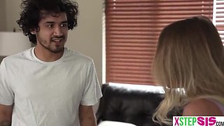 Stepbrother Caught Kyler Quinn Playing VR Game, Ended Up Fucking Her Hard