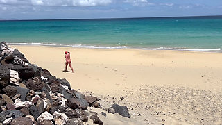Naked Beach MILF Helps a Jerking Stranger - Cum on Her Ass