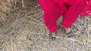 Mature Indian Wife Blowjob Kissing Scenes and Boobs Press Outdoor