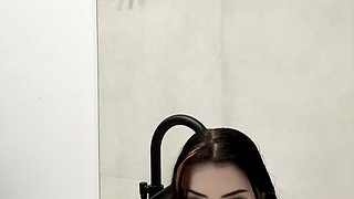 Hannah Owo Cute Petite Nude Bath And Hot Tease Onlyfans